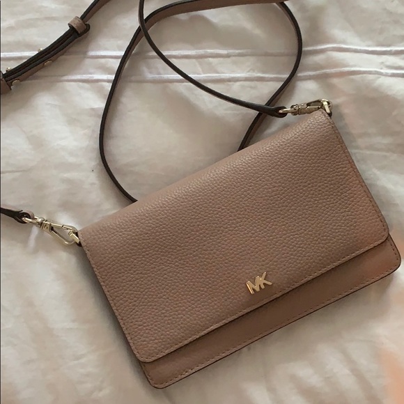 Michael Kors Handbags - Michael Kors crossbody wallet purse